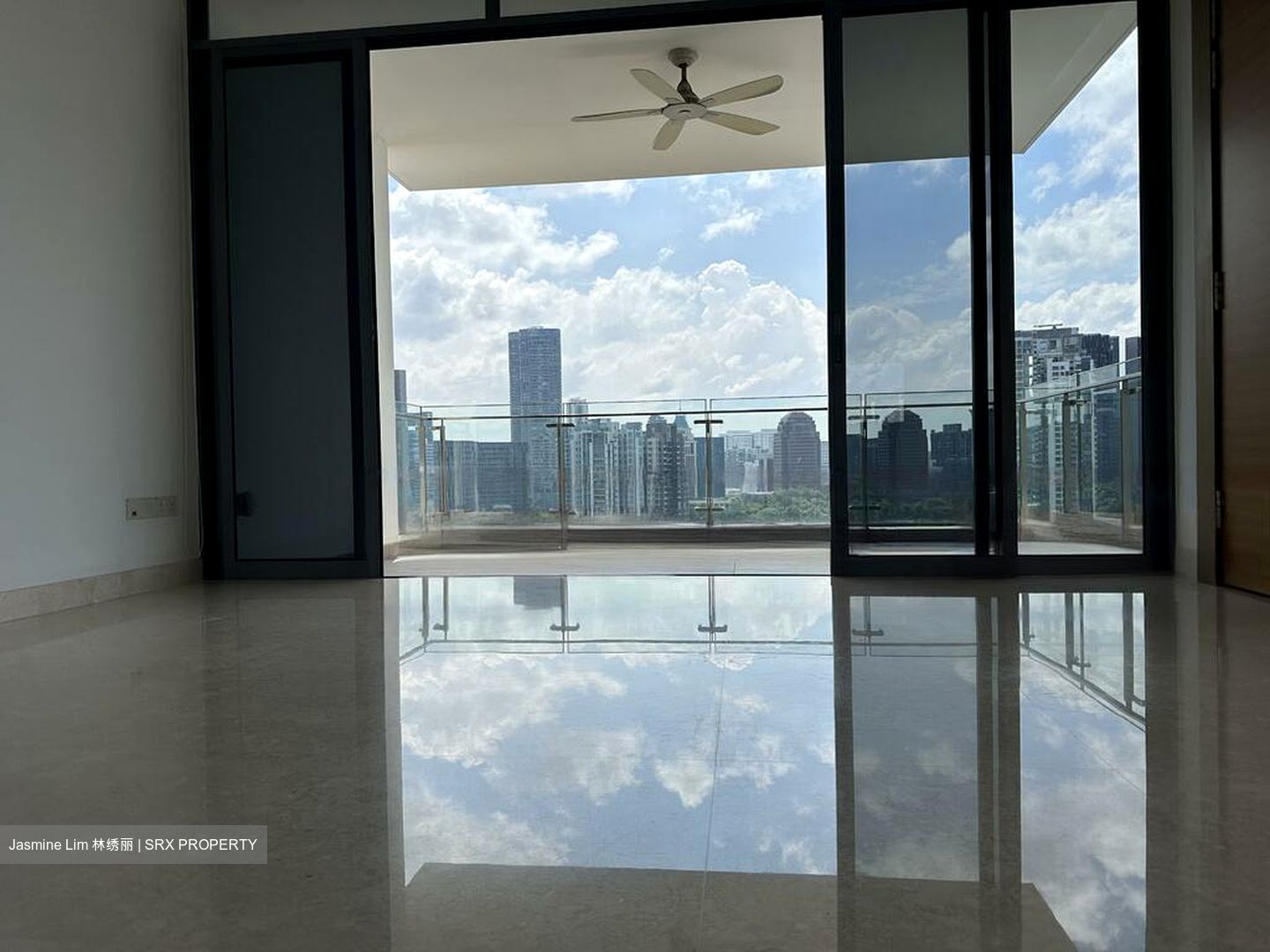 Latitude (D10), Condominium #450554461